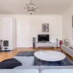 Elegant And Spacious *