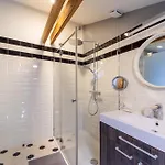 Elegant And Spacious Апартаменти *