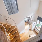 Апартаменти Elegant And Spacious *