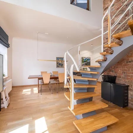 Elegant And Spacious Апартаменти *
