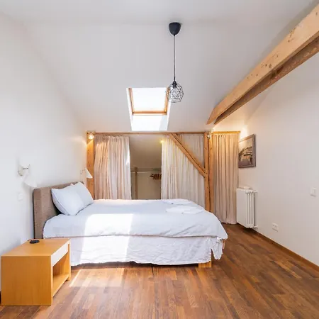 Elegant And Spacious Lägenhet *