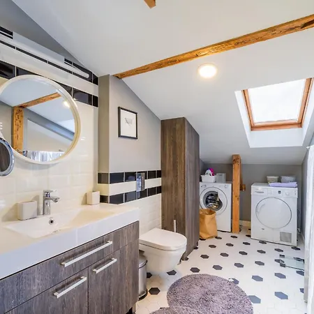 Elegant And Spacious * Riga