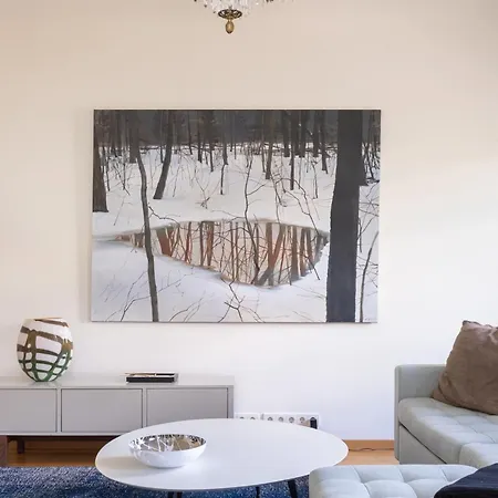 Elegant And Spacious Apartment Riga