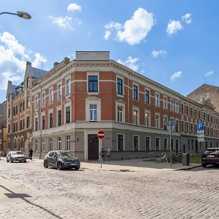 Апартаменти Elegant And Spacious Рига