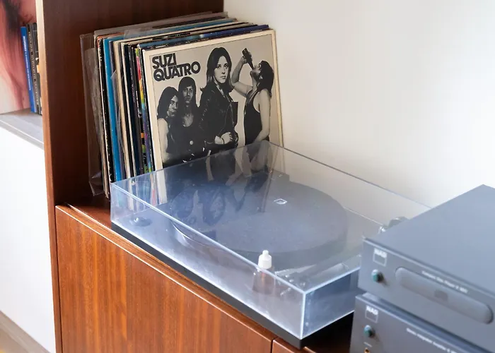 Elegant And Spacious Riga