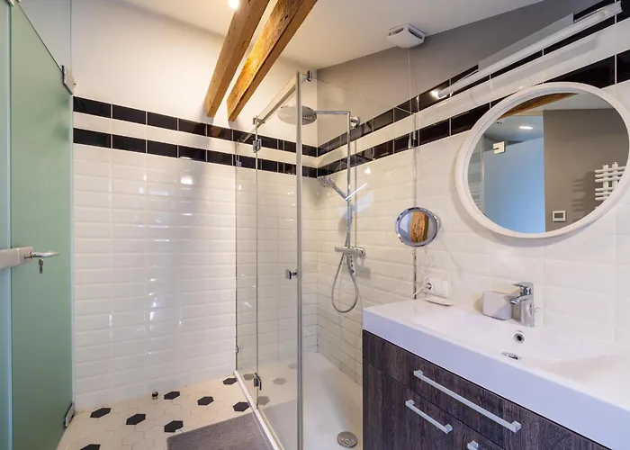 Elegant And Spacious Dzīvoklis *