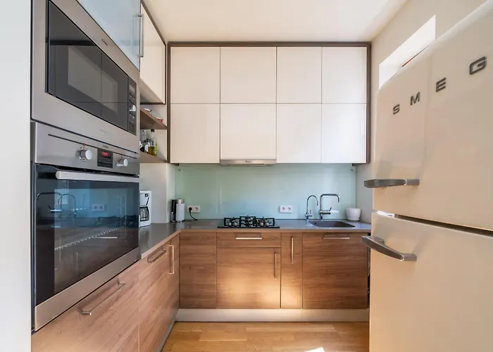 Elegant And Spacious *