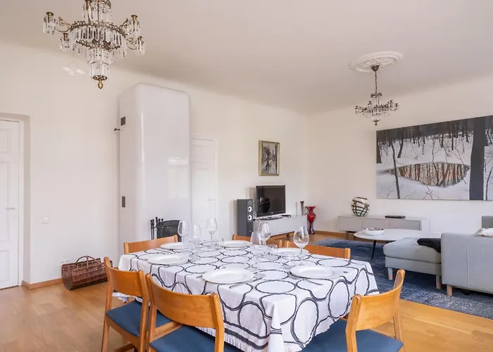 Elegant And Spacious Riga